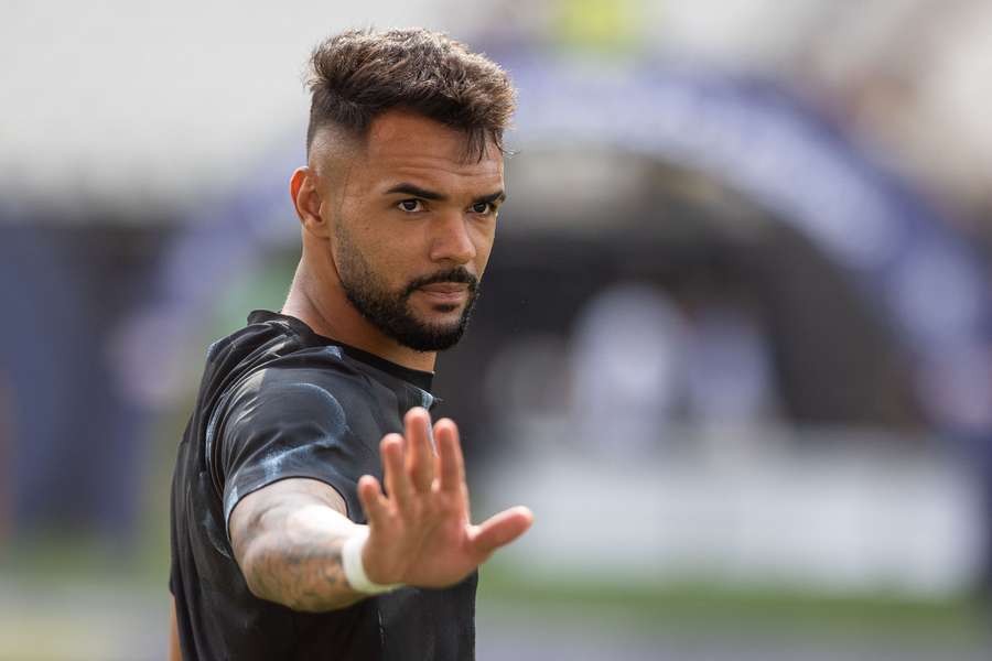 Raniele não tem presença confirmada no time titular do Corinthians nesta quarta-feira (10) Raniele não tem presença confirmada no time titular do Corinthians nesta quarta-feira (10)