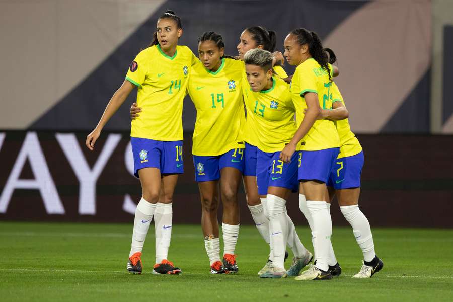 Brasil busca vaga na semi da Copa Ouro Feminina
