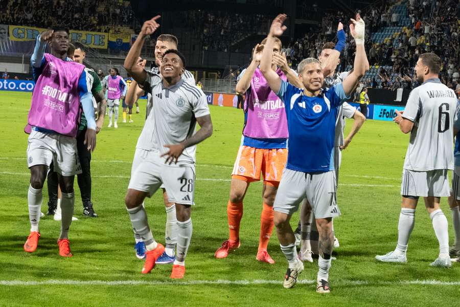 Slovan druhýkrát v histórii postúpil do hlavnej fázy Ligy majstrov. Slovan druhýkrát v histórii postúpil do hlavnej fázy Ligy majstrov.