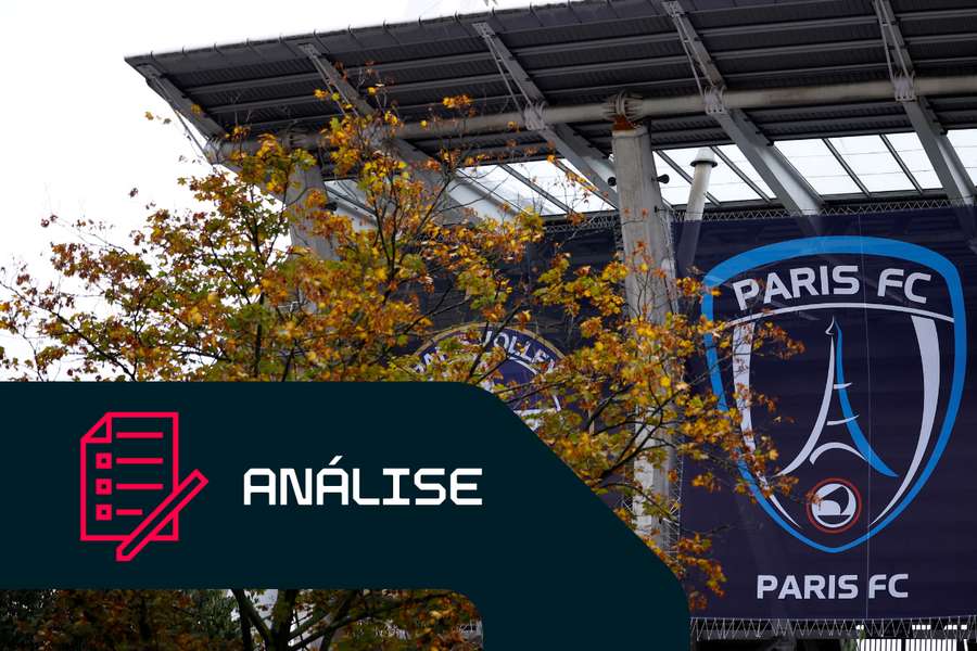 O logótipo do Paris FC à entrada do Stade Charlety