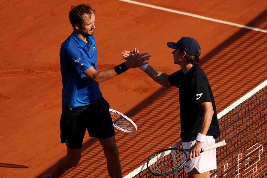 Medvedev et De Minaur après leur match ce jeudi.