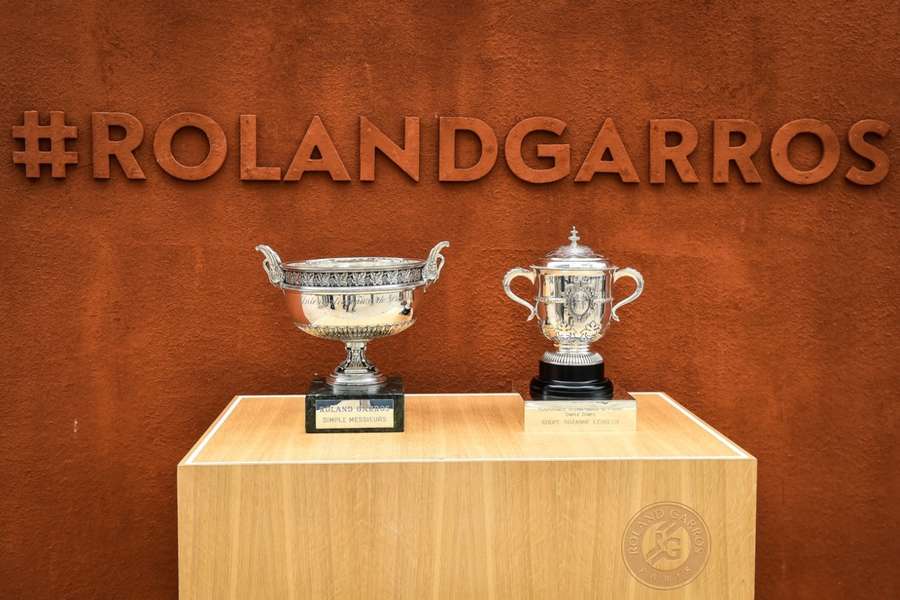 El trofeo de Roland Garros, el torneo de tenis más importante de Francia 