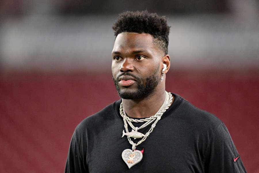 Shaq Barrett on the field during his time with the Tampa Bay Buccaneers 