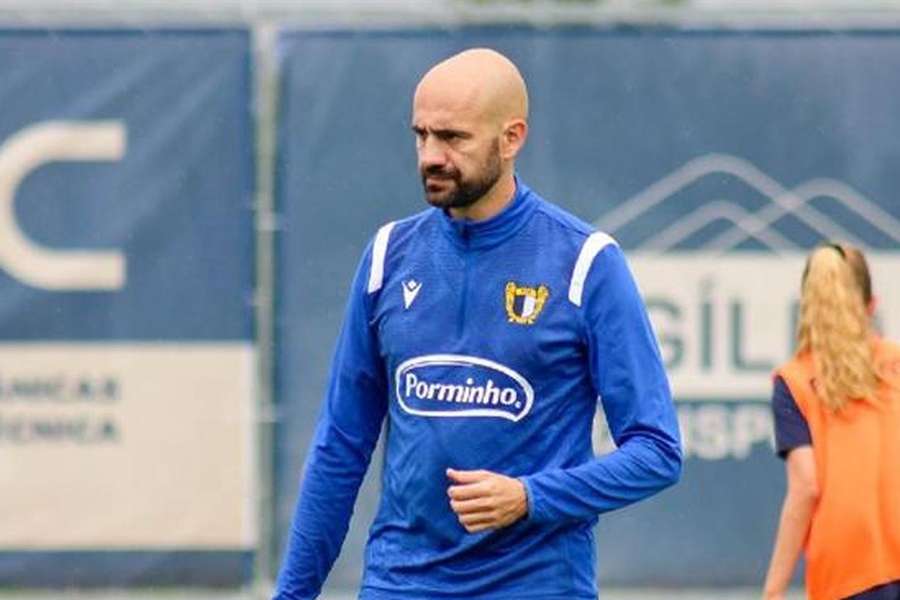 Conselho de Disciplina suspende treinador do Famalicão durante 35 meses por assédio sexual Conselho de Disciplina suspende treinador do Famalicão durante 35 meses por assédio sexual