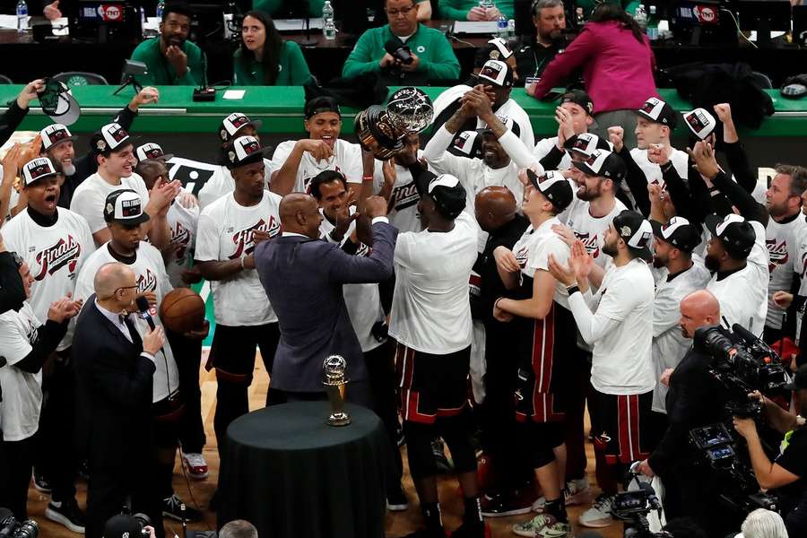 De Heat vieren de overwinning in de finale van de Eastern Conference