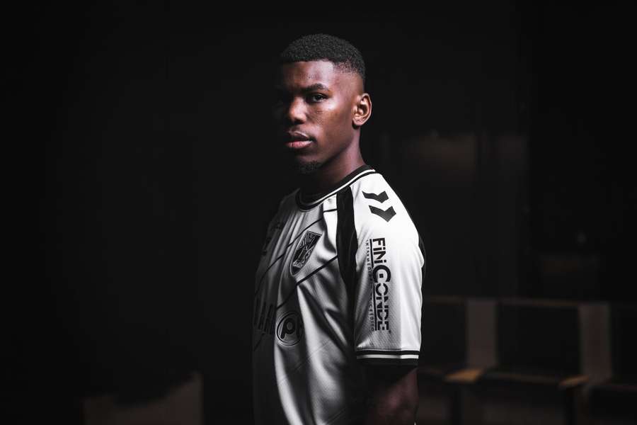 Lohann Doucet oficializado pelo Vitória SC Lohann Doucet oficializado pelo Vitória SC