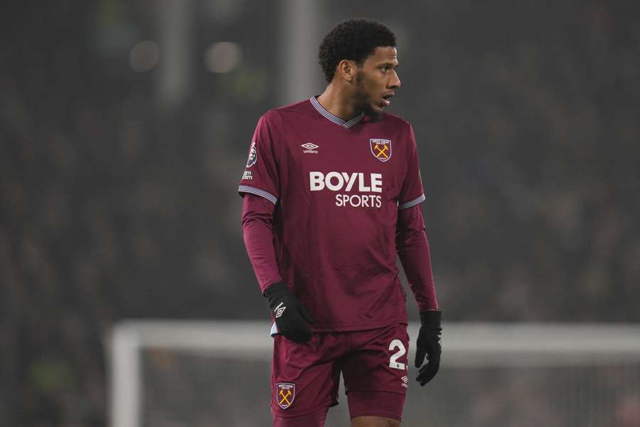 Jean-Clair Todibo com o West Ham em março passado Jean-Clair Todibo com o West Ham em março passado
