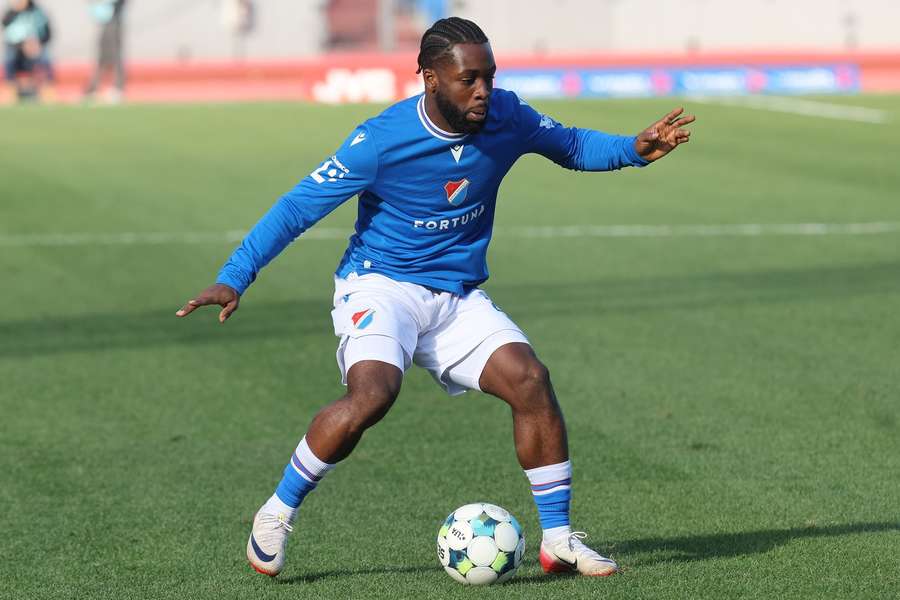 Dennis Owusu bude do konce sezony hostovat v Opavě. Dennis Owusu bude do konce sezony hostovat v Opavě.