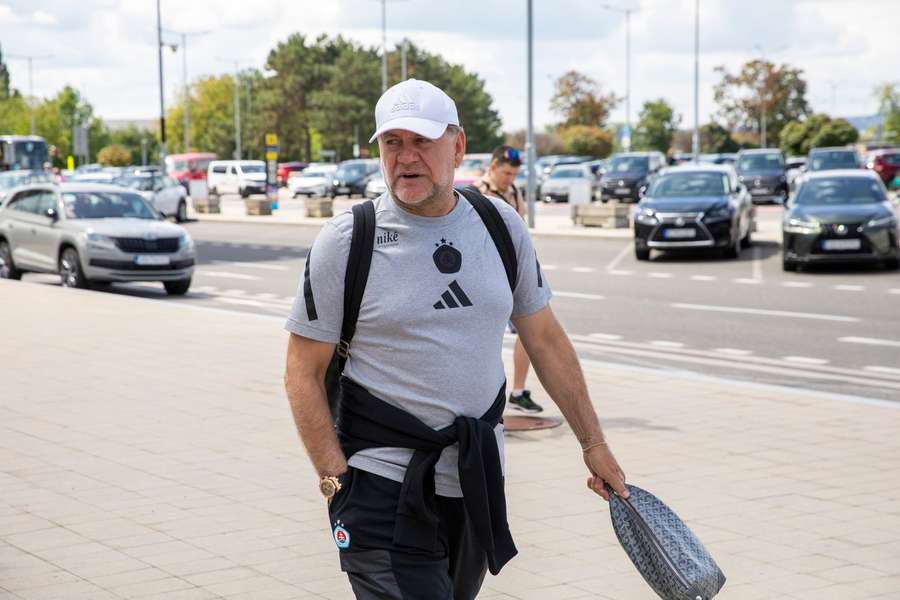 Slovan prohrál v Kazachstánu a přišel o kouče. Emoce byly vyšší než jindy, řekl jeho syn