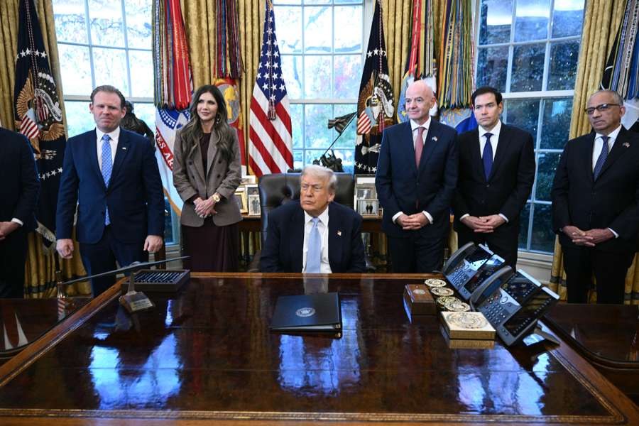 Donald Trump a reçu Gianni Infantino Donald Trump a reçu Gianni Infantino