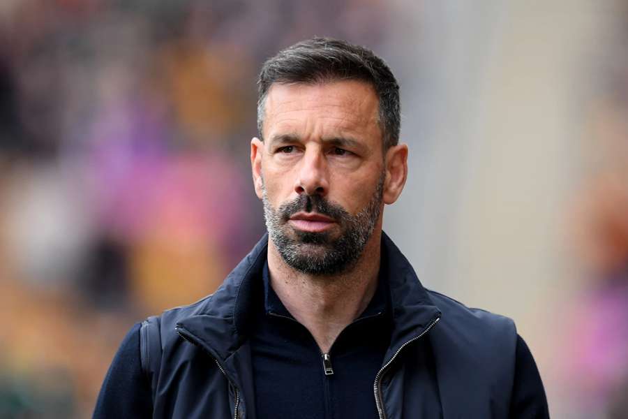 Ruud van Nistelrooy skončil na lavičce Leicesteru.