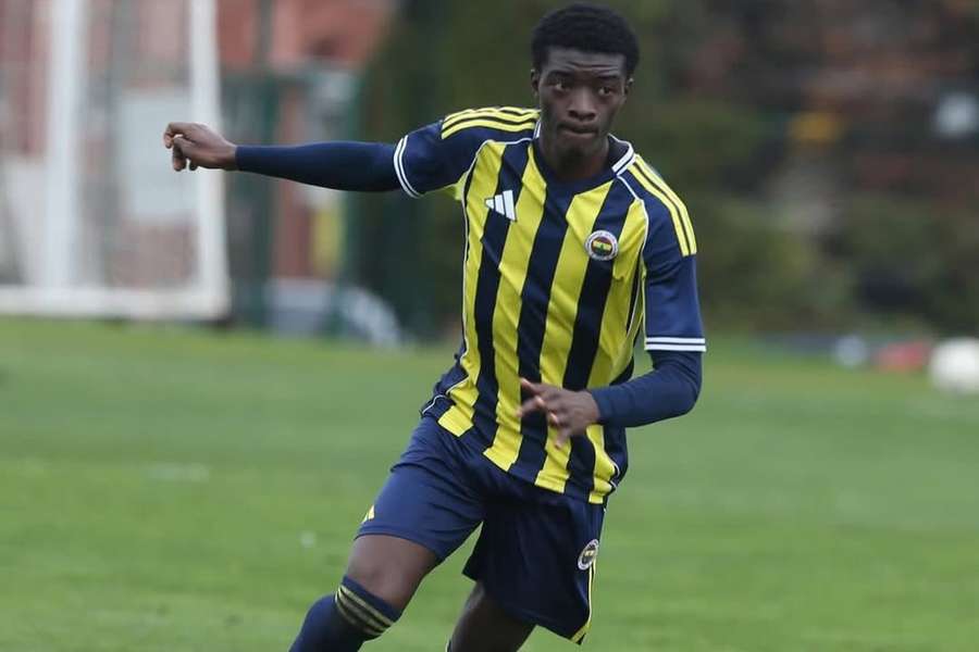 Adam Koné ao serviço do Fenerbahçe