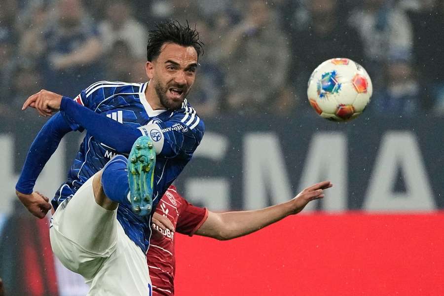 Schalke's Kenan Karaman scores the decisive goal during the German Bundesliga 2 soccer match between FC Schalke 04 and Fortuna Duesseldorf