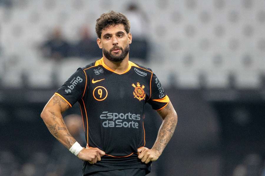 Yuri Alberto desperdiçou pênalti em derrota para o Flamengo