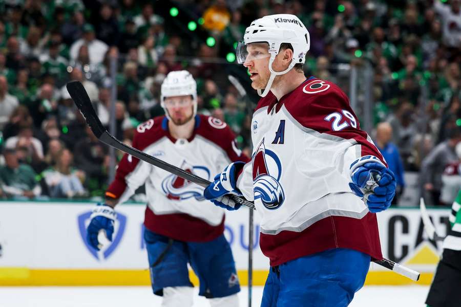 MacKinnon pomohol tímu bilanciou 2+1.