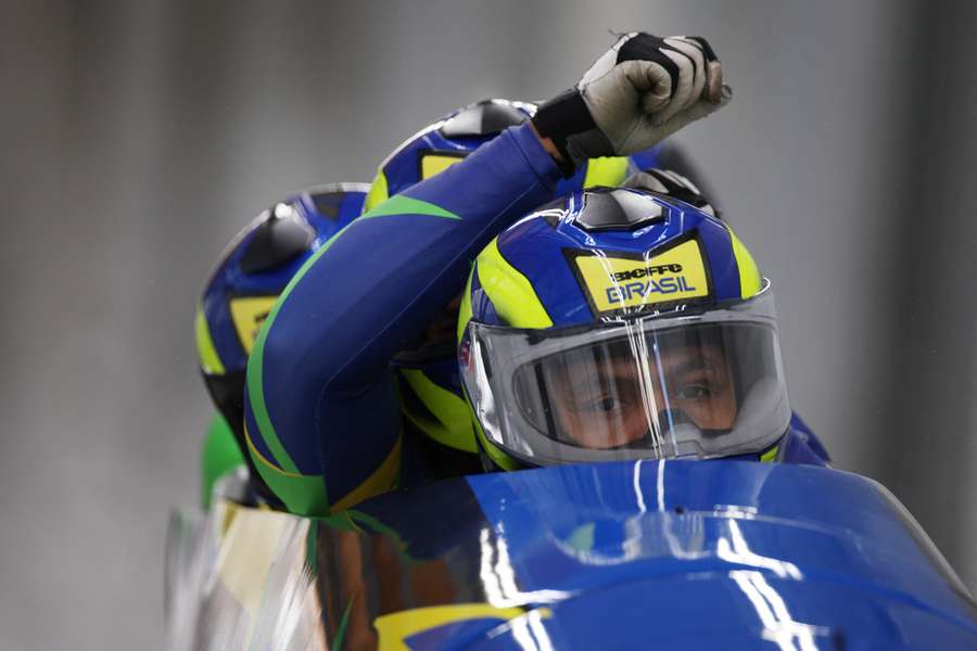 Edson Bindilatti na pilotagem do trenó brasileiro