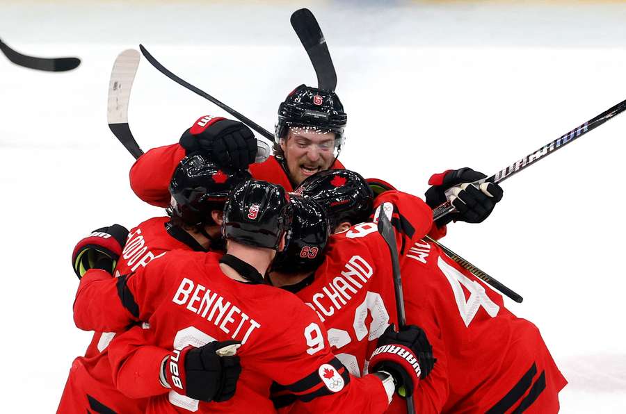 Kanada napriek problémom do finále postúpila.