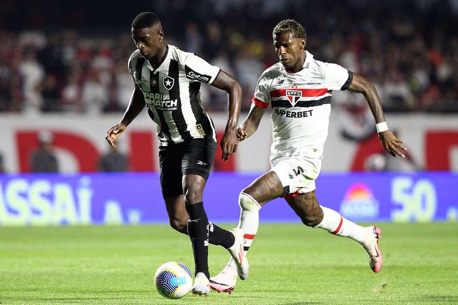 Botafogo e São Paulo fazem duelo que pode valer o título brasileiro ao Glorioso