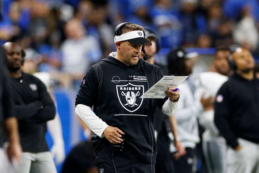 Første fyring i NFL er en realitet. Josh McDaniels er smidt overbord af Raiders