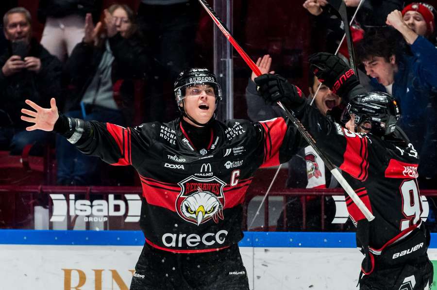 Malmo celebrate their win over Vaxjo