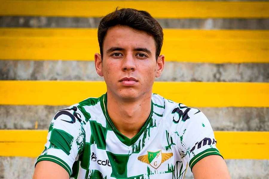 Pedro Santos esteve cedido pelo Benfica ao Moreirense na última época