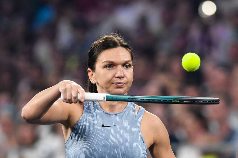 Simona Halep schuift nieuwe rentree voor zich uit om knieblessure