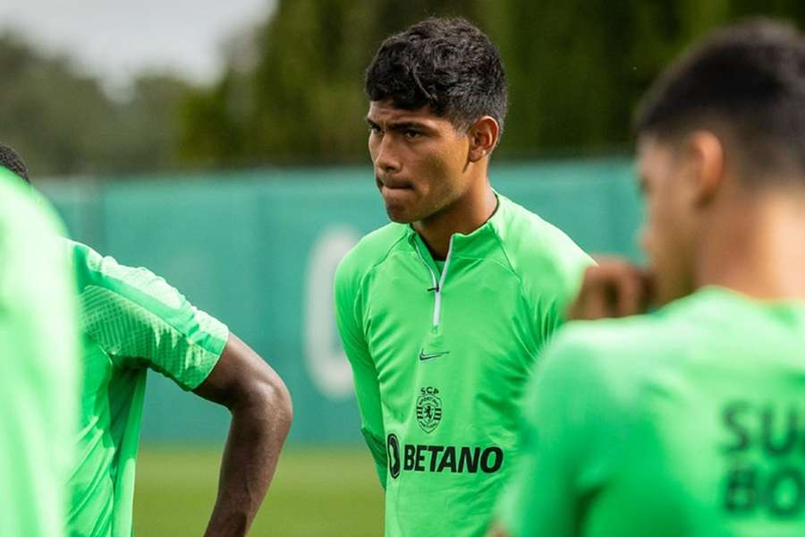 Jesús Alcantar no treino da equipa principal