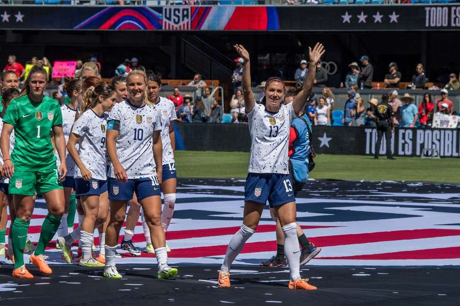 Het USWNT tijdens de uitzwaaiwedstrijd op maandag