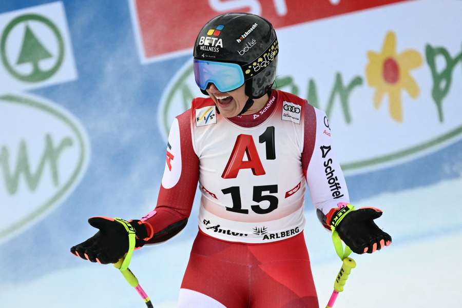 ÖSV-Athletin Venier bei der Zieleinfahrt