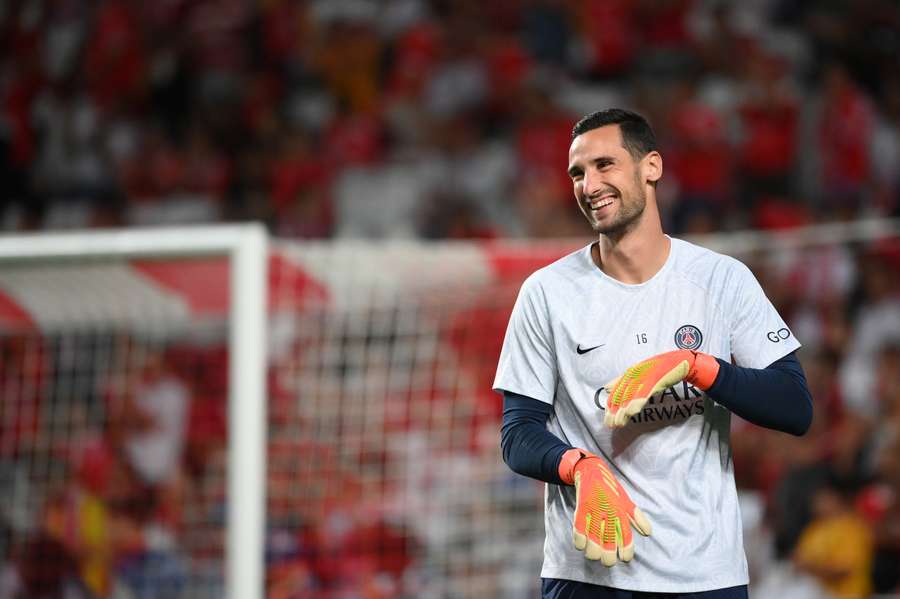 Sergio Rico segue internado em Sevilha