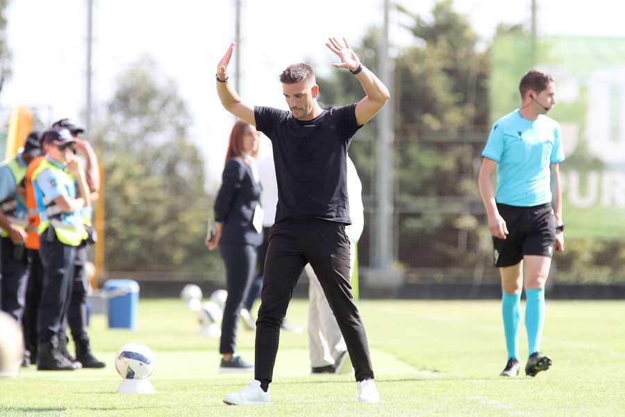 Técnico do Nacional conta com apoio dos adeptos para vencer Moreirense