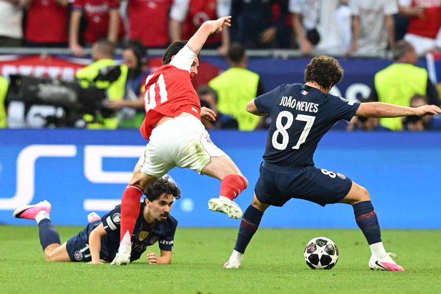 Vitinha e João Neves estragaram os planos do Arsenal