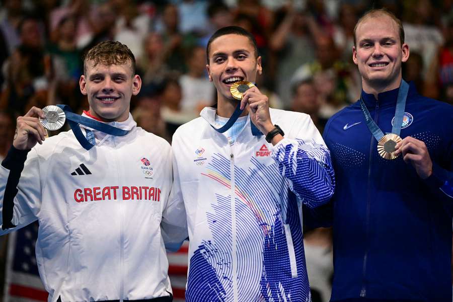 David Popovici conquistou medalha de ouro nos 200 metros livres