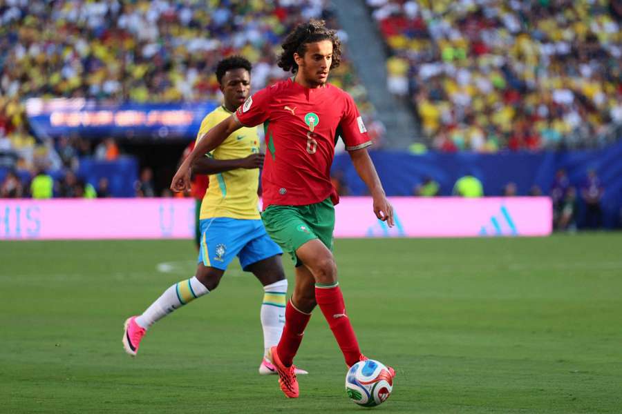 Ayyoub Bouaddi face au Brésil.