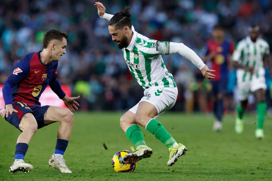 Isco ante Marc Casadó