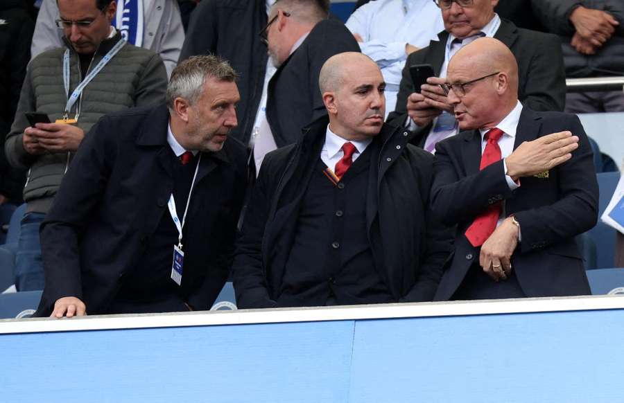 Zleva Jason Wilcox, Omar Berrada a Dave Brailsford.
