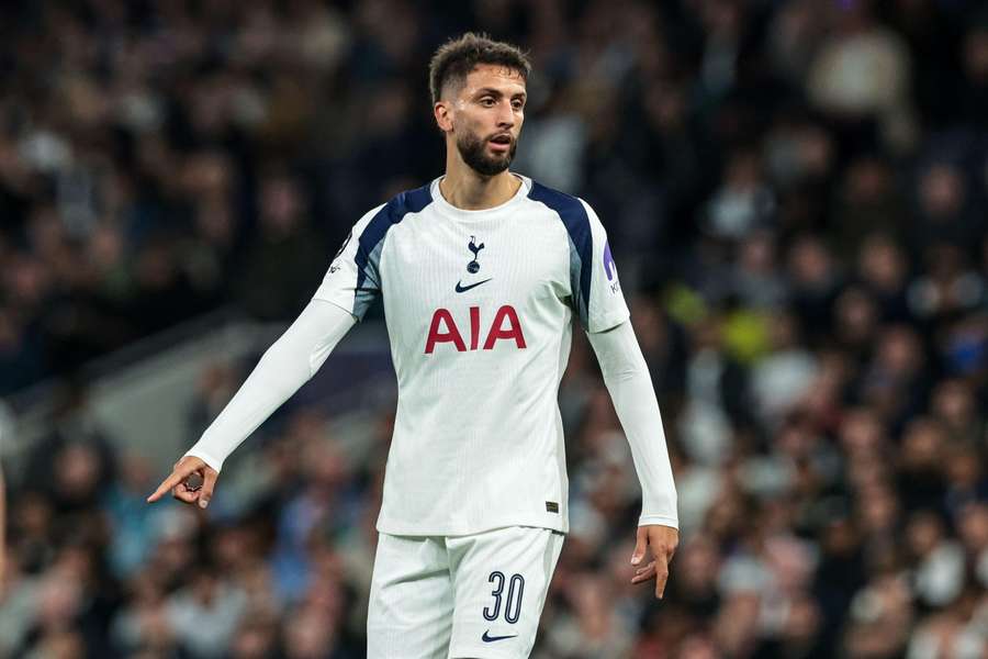 Thomas Frank Keen to Tie Down Tottenham Midfield Favourite Amid Fears of Losing Star for Free