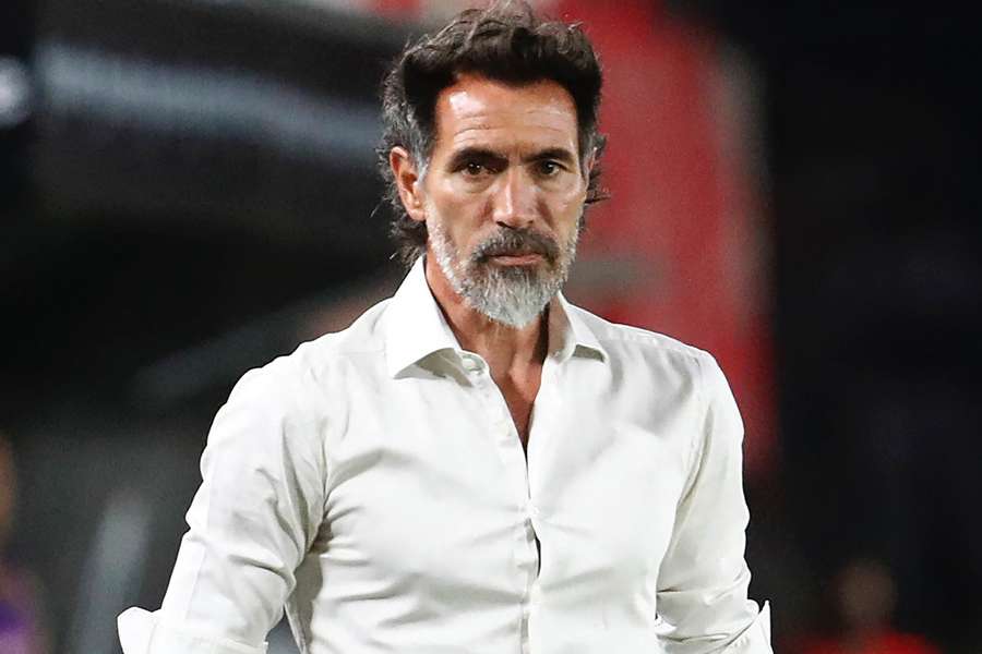 Eduardo Domínguez se despediu do Estudiantes com vitória sobre o Sarmiento Eduardo Domínguez se despediu do Estudiantes com vitória sobre o Sarmiento