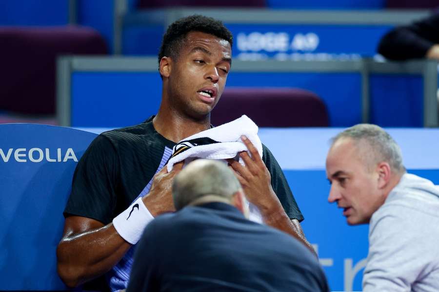 Giovanni Mpetshi Perricard byl po odchodu svého trenéra hodně zklamán. Giovanni Mpetshi Perricard byl po odchodu svého trenéra hodně zklamán.