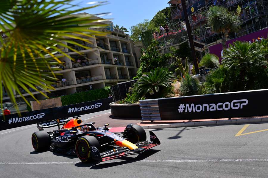 Max Verstappen dans les rues de Monaco ce vendredi.