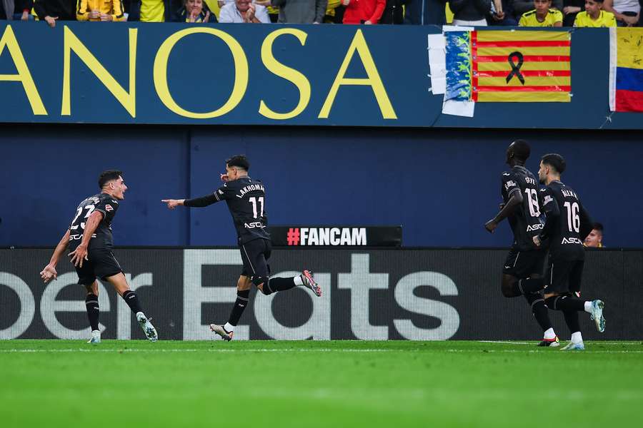 Villarreal celebra un gol