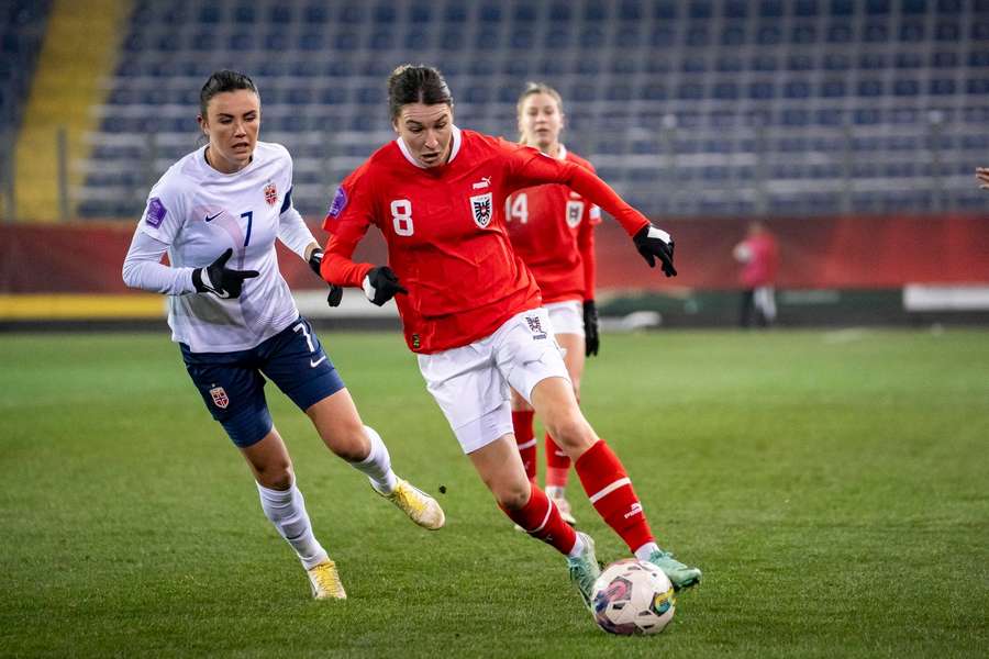 Babsi Dunst will gegen Norwegen mit einem Sieg starten Babsi Dunst will gegen Norwegen mit einem Sieg starten