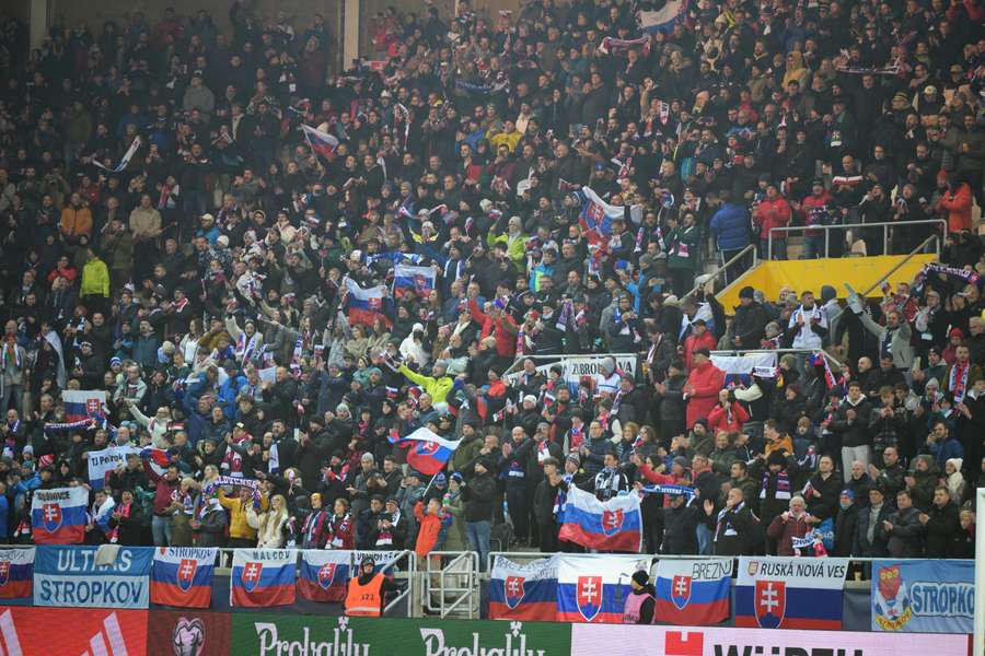 Slováky pohánělo neúnavné publikum.
