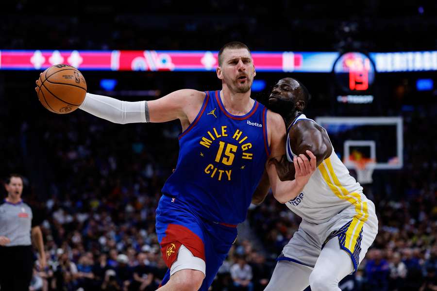 Jokič zaznamenal 25 bodů, 15 doskoků a osm asistencí. Jokič zaznamenal 25 bodů, 15 doskoků a osm asistencí.