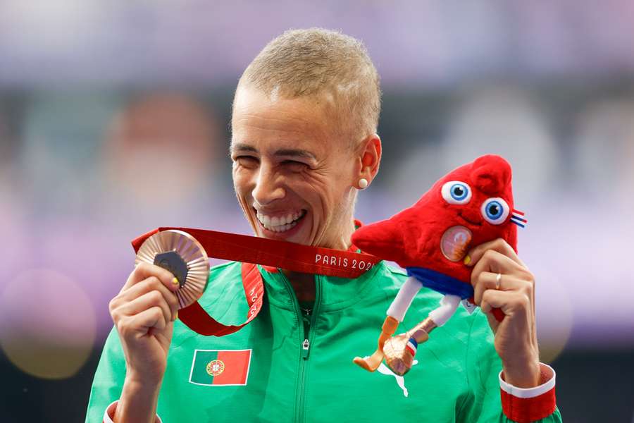 Medalhada olímpica admite que não estaria no pódio se não fosse mãe