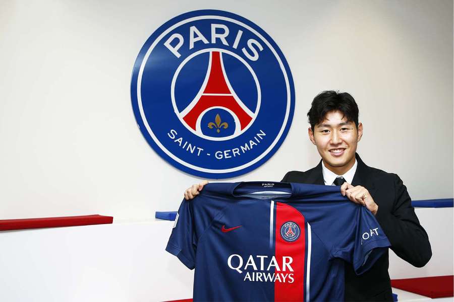 Lee Kang-in signs for PSG
