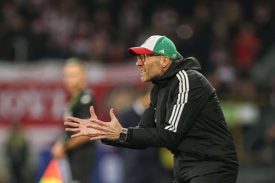 Trener Marek Papszun (Legia Warszawa) podczas meczu z Cracovią. Trener Marek Papszun (Legia Warszawa) podczas meczu z Cracovią.