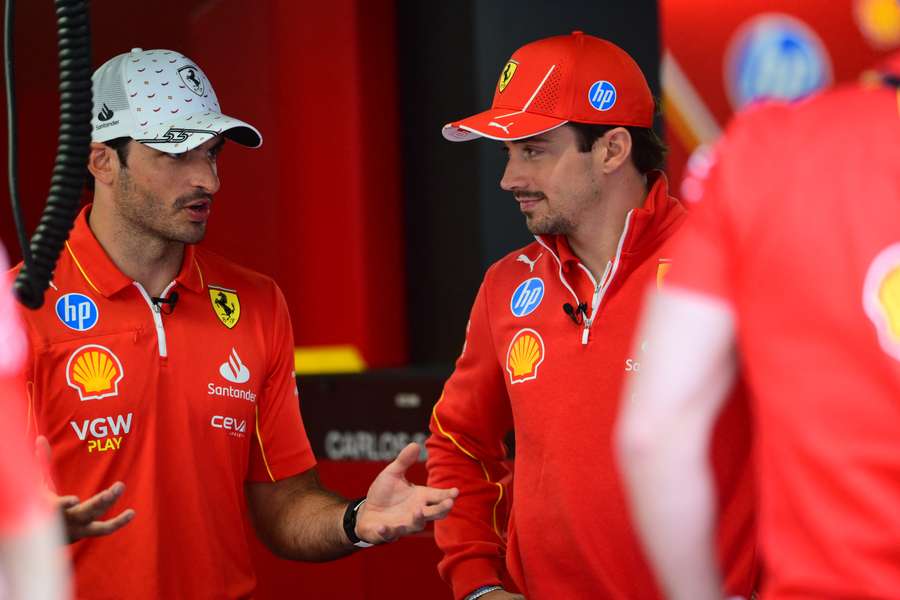 Carlos Sainz e Charles Leclerc