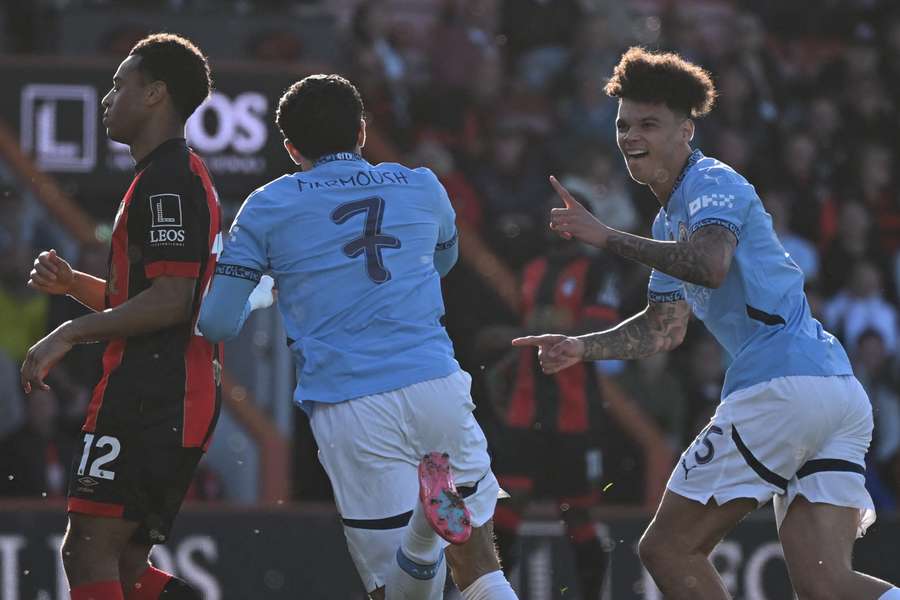 City vence Bournemouth de virada e está na semi