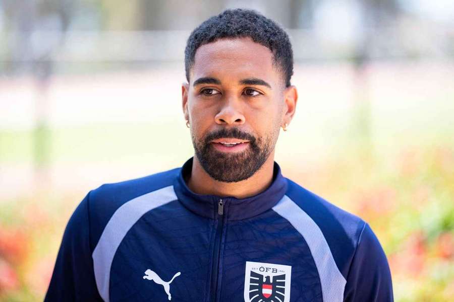 Mwene hat sich eine Muskelverletzung am rechten Oberschenkel zugezogen Mwene hat sich eine Muskelverletzung am rechten Oberschenkel zugezogen